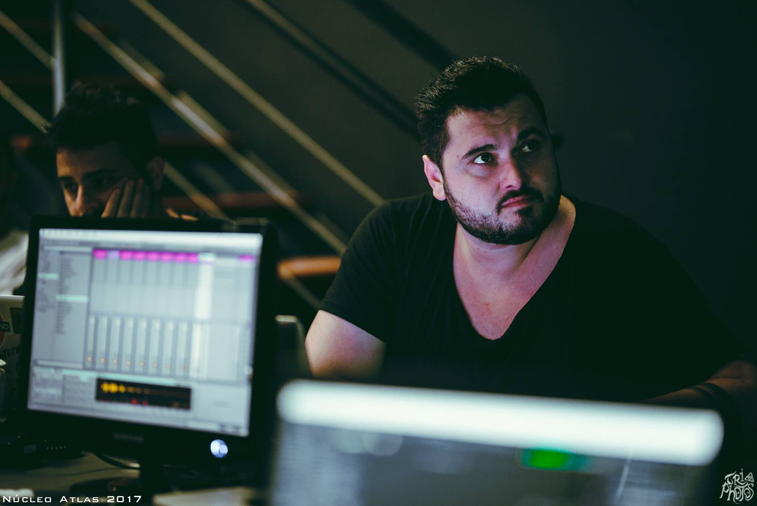 Tarter e Ariel Merisio apresentam workshop de Hybrid Set sobre o mixer MODEL1