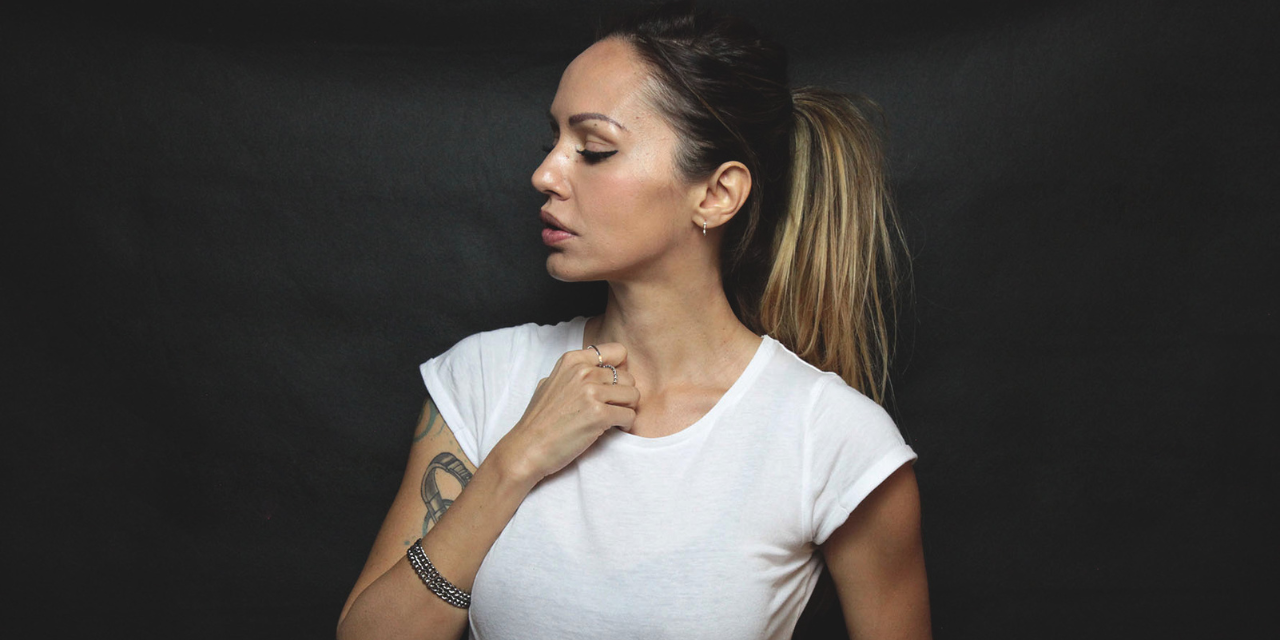 Deborah de Luca pede perdão por problemas de saúde em apresentação de Buenos Aires