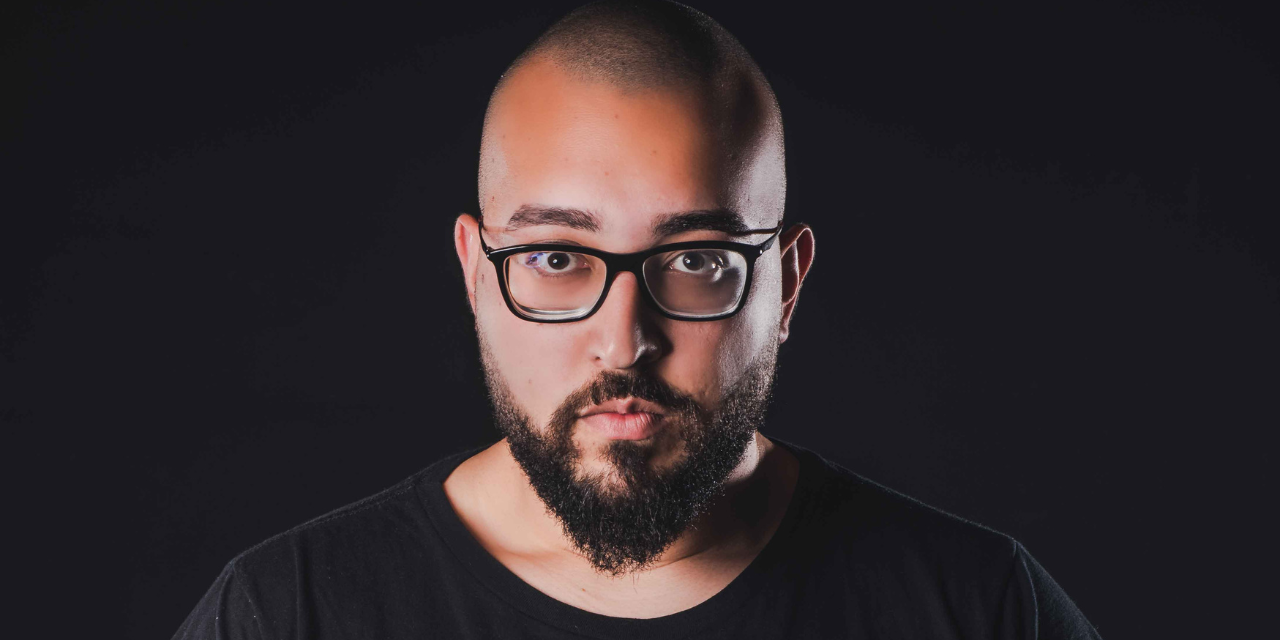 Quem não gosta de spoiler? Adorn prepara um arsenal de faixas pesado pela frente